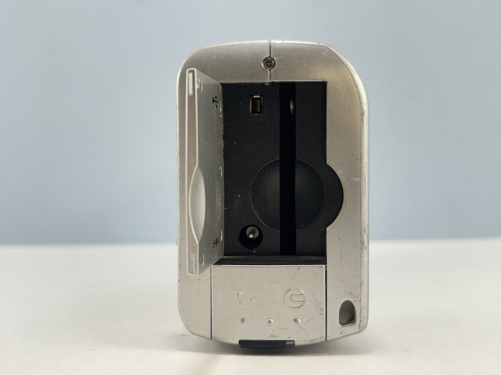 Hewlett Packard PhotoSmart HP215 Digital Camera