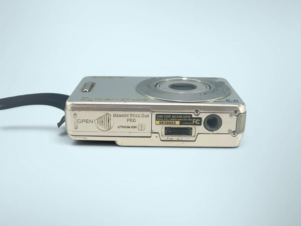 Sony Cyber-Shot DSC-W50 w/ Battery + Memory Stick