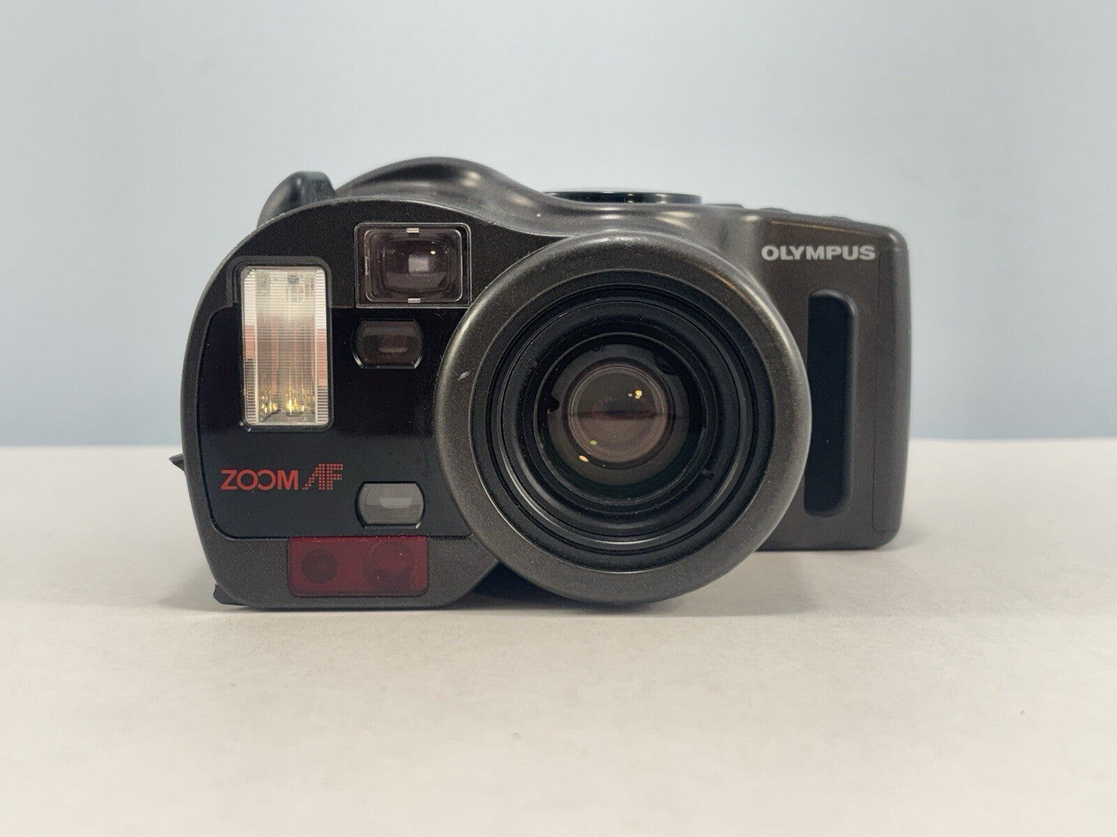 Olympus Infinity SuperZoom 330 - UNTESTED - Broken Lens Cover