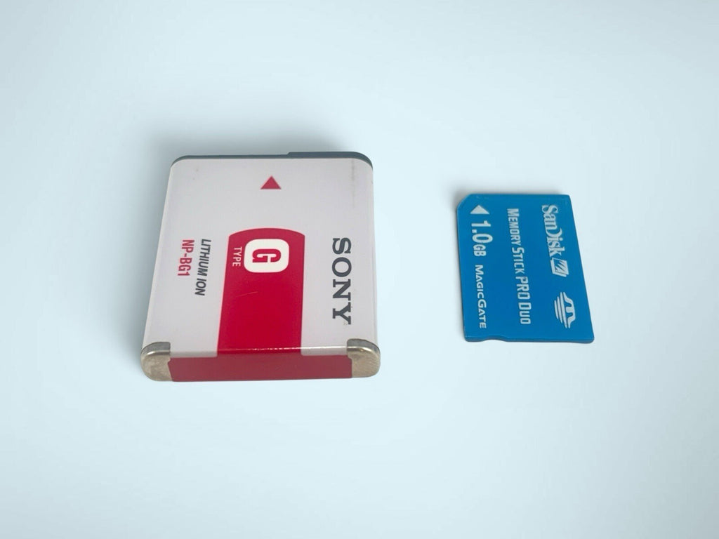 Sony Cyber-Shot DSC-W50 w/ Battery + Memory Stick