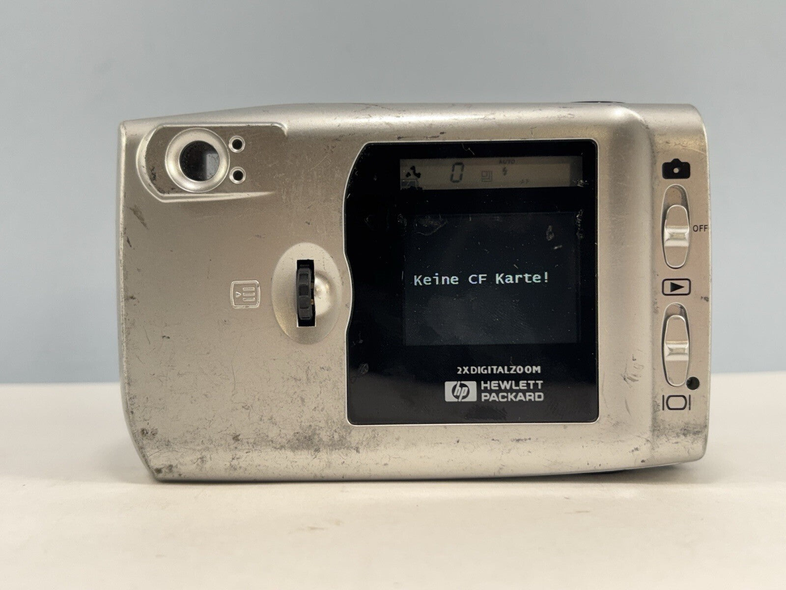 Hewlett Packard PhotoSmart HP215 Digital Camera